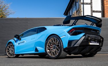 Lamborghini Huracan STO 4