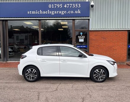 Peugeot 208 1.2 208 Allure Premium+ PureTech SS 5dr 10