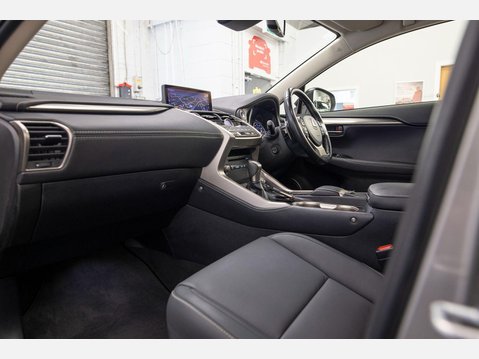 Lexus NX 2.5 300h GPF Premium SUV 5dr Petrol Hybrid E-CVT 4WD Euro 6 (s/s) (197 ps) 46