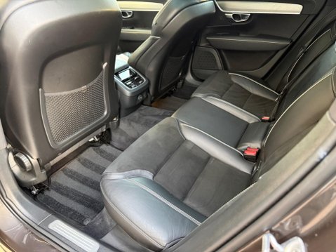 Volvo V90 2.0 B5 MHEV R-Design Auto Euro 6 (s/s) 5dr 71