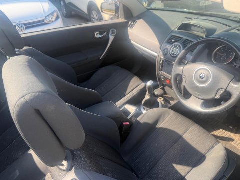 Renault Megane 1.6 VVT Dynamique 2dr 10
