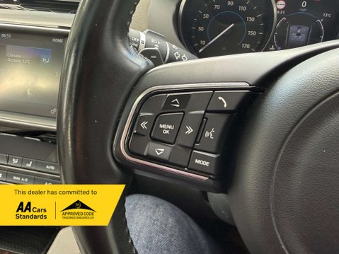 Jaguar F-Pace 2.0 F-PACE Portfolio AWD D Auto 4WD 5dr 51