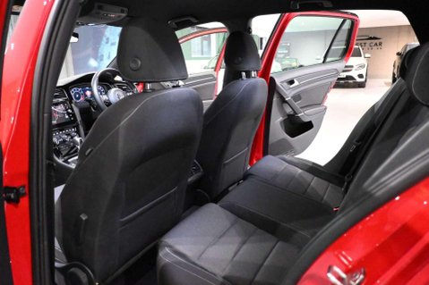 Volkswagen Golf R TSI 4MOTION DSG 17