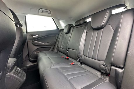 Vauxhall Grandland X 1.6 13.2kWh Business Edition Nav Premium SUV 5dr Petrol Plug-in Hybrid Auto 25