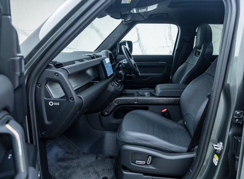 Land Rover Defender OCTA EDITION ONE 25