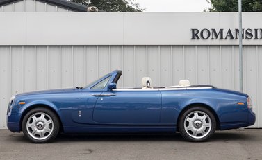 Rolls-Royce Phantom Drophead Coupe 2