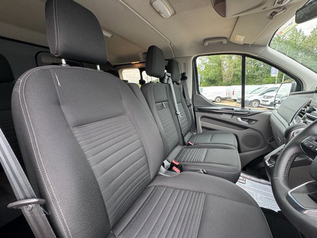 Ford Transit Custom Crew Cab AUTO SWB L1H1 Low Roof Limited 300 Air Con Alloys EURO 6 18