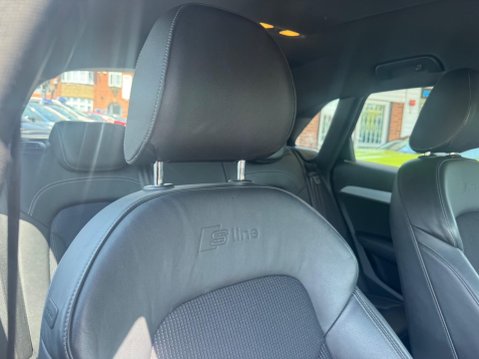Audi Q3 2.0 TDI S line S Tronic quattro Euro 5 (s/s) 5dr 21