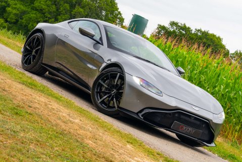 Aston Martin Vantage V8 19