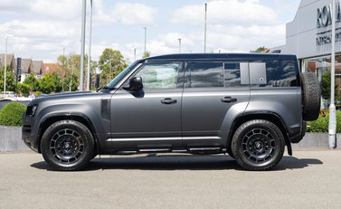 Land Rover Defender OCTA EDITION ONE 2