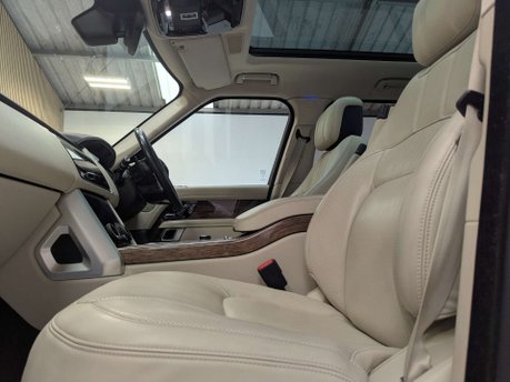 Land Rover Range Rover 3.0 Range Rover Vogue D MHEV Auto 4WD 5dr 34