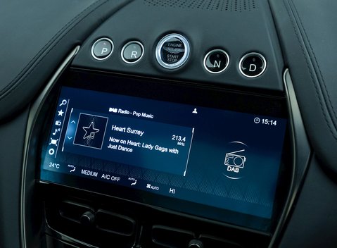 Aston Martin DBX 707 17