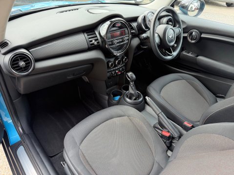 Mini Hatch COOPER 6