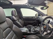 Porsche Cayenne 4.8 Cayenne V8 T Tiptronic S 4WD 5dr 28