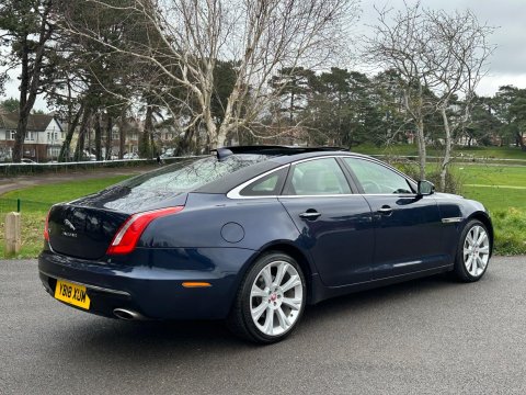 Jaguar XJ 3.0d V6 Portfolio Saloon 4dr Diesel Auto Euro 6 (s/s) (300 ps) 16