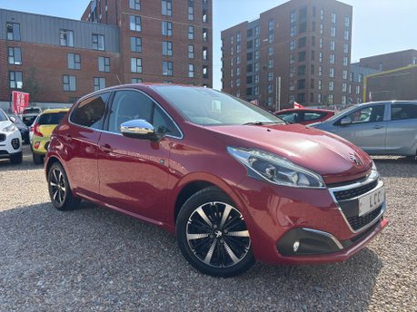 Peugeot 208 1.2 Puretech AUTOMATIC S/S TECH EDITION! ONLY 27000 MILES! 5 SERVICES