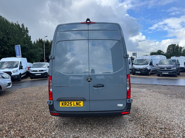 Mercedes-Benz Sprinter AUTO MWB L2H2 High Roof 315 Pro Air Con Camera EURO 6 7