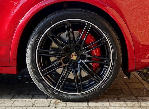 Porsche Cayenne GTS 16