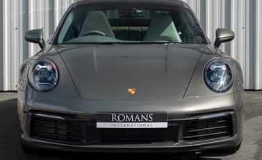 Porsche 911 Carrera (992) 4