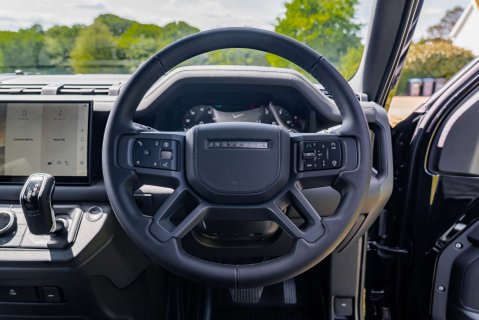 Land Rover Defender D350 X-Dynamic HSE Hardtop 12