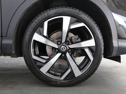Nissan Qashqai 1.3 DIG-T Tekna+ Euro 6 (s/s) 5dr 27