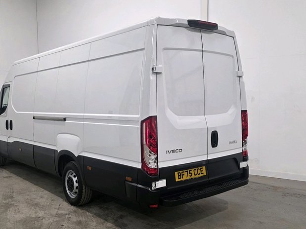 Iveco Daily Daily 35C14 Diesel 2.3 High Roof Business Van 4100L WB Hi-Matic 4