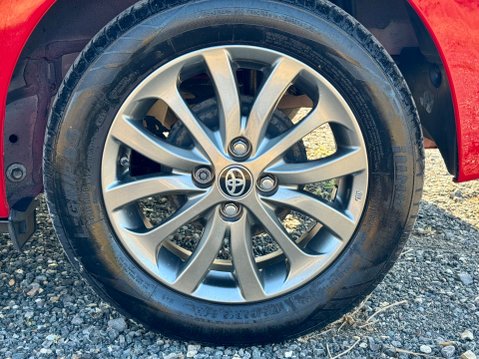Toyota Yaris VVT-I ICON 44