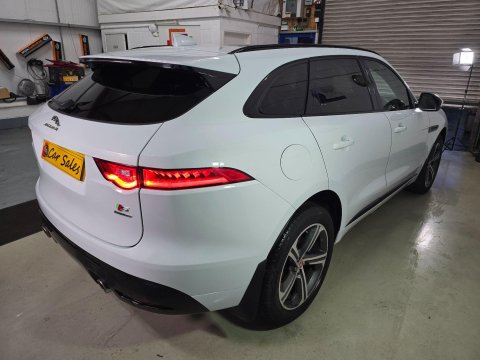 Jaguar F-Pace 3.0 D300 V6 S Auto AWD Euro 6 (s/s) 5dr 12