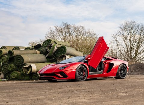 Lamborghini Aventador S LP 740-4 ROADSTER 2