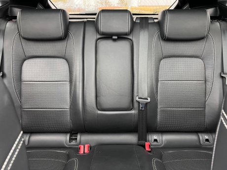 Jaguar E-Pace 2.0 D180 R-Dynamic HSE Auto AWD Euro 6 (s/s) 5dr 40