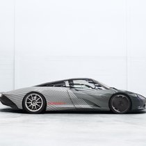 McLaren Speedtail squares up to real-world testing 2