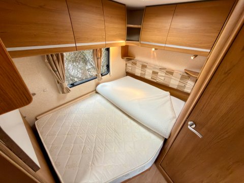 Bailey Pageant Series 7 Bordeaux 23