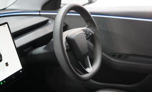 Tesla Model 3 RWD GROK AI Rear Screen Heated & Vented Seats Premium Sound One Owner VAT Q 23
