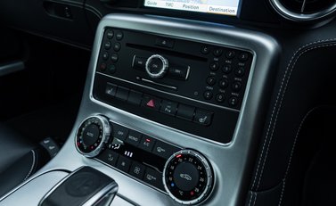 Mercedes-Benz SLS AMG 24