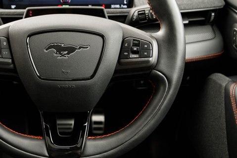 Ford Mustang Mach-E BASE 22