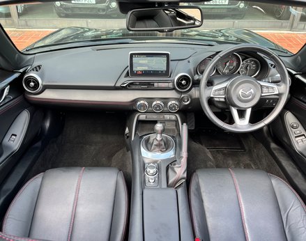 Mazda MX-5 SPORT NAV 2