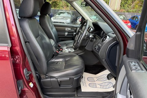 Land Rover Discovery SDV6 SE TECH - 11 SERVICES RECORDED INC CAMBELT CHANGE 25