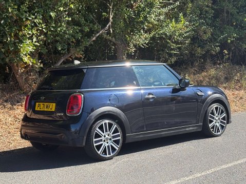 Mini Hatch 1.5 Cooper Exclusive 3dr 13