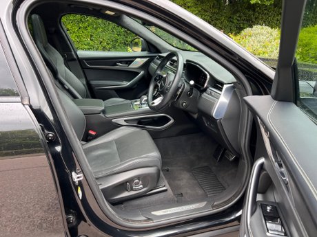 Jaguar F-Pace 2.0 D200 MHEV R-Dynamic HSE Black Auto AWD Euro 6 (s/s) 5dr 87