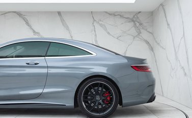 Mercedes-Benz S63 AMG Coupe 31