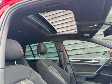 Volkswagen Golf 2.0 Golf GTD Semi-Auto 5dr 48