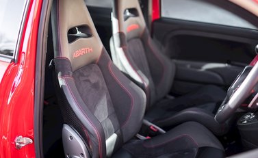 Abarth 695 Tributo Ferrari 12