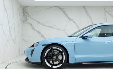 Porsche Taycan 4S 28
