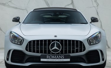 Mercedes-Benz AMG GT R 7
