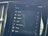 Volvo V60 2.0 B4 MHEV R-Design Auto Euro 6 (s/s) 5dr 22