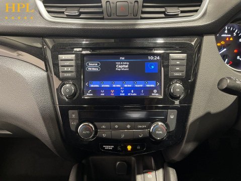 Nissan Qashqai 1.3 DIG-T Acenta Premium SUV 5dr Petrol Manual Euro 6 (s/s) (160 ps) 17