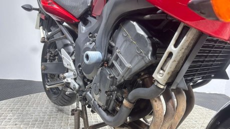 Yamaha FZ FAZER 2006 41K RUNNING COMMUTER PROJECT BIKE 600CC 24