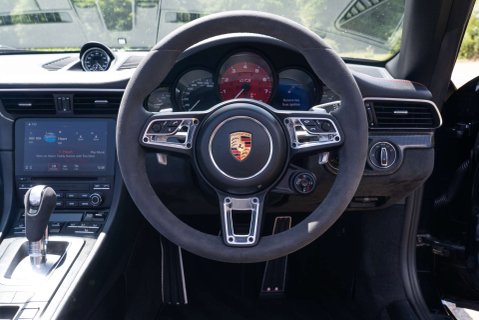 Porsche 911 Carrera GTS PDK 13