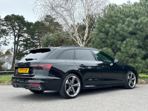 Audi A4 2.0 TDI 35 Black Edition S Tronic Euro 6 (s/s) 5dr 16