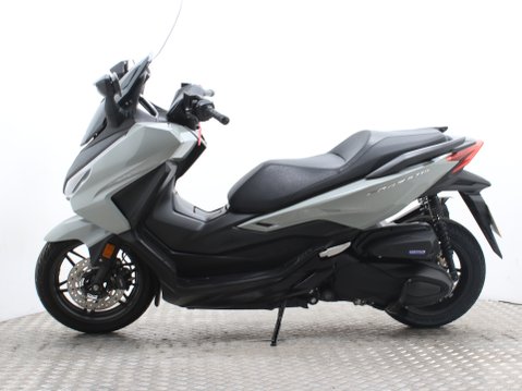 Honda NSS350 Forza 350 FORZA ABS SPECIAL EDITION 8